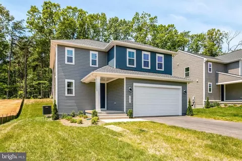 2884 White Tail Dr, Locust Grove, VA 22508