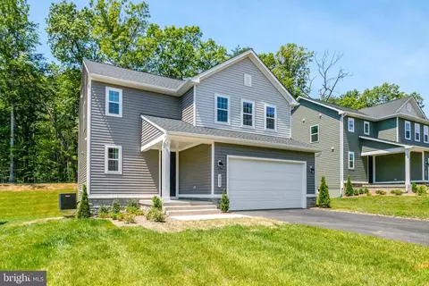 2880 White Tail Dr, Locust Grove, VA 22508