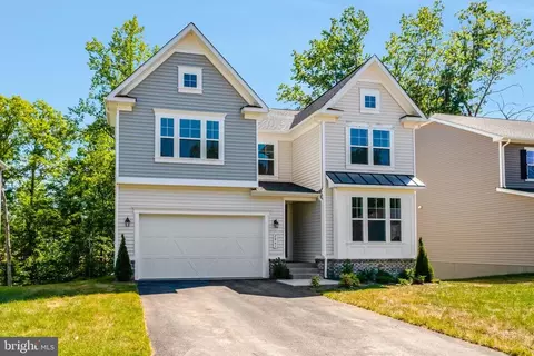 2861 White Tail Dr, Locust Grove, VA 22508