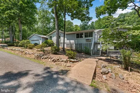 315 Wakefield Dr, Locust Grove, VA 22508
