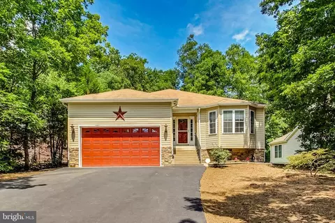 412 Yorktown Blvd, Locust Grove, VA 22508
