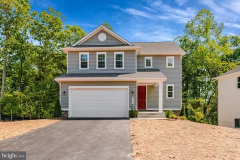 2889 White Tail Dr, Locust Grove, VA 22508