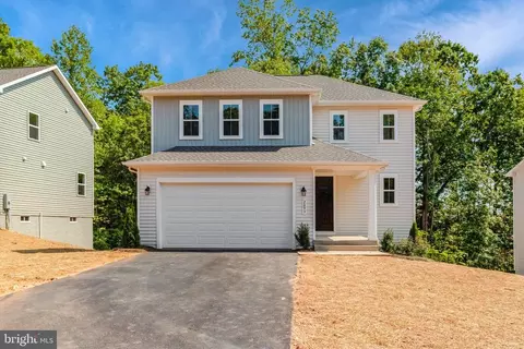 2893 White Tail Dr, Locust Grove, VA 22508