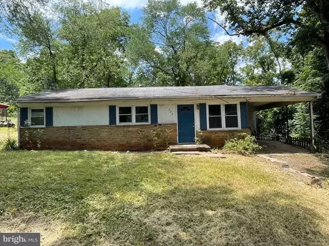 323 Berry St, Orange, VA 22960