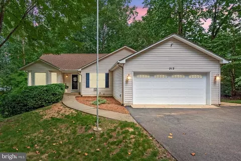313 Stratford Cir, Locust Grove, VA 22508