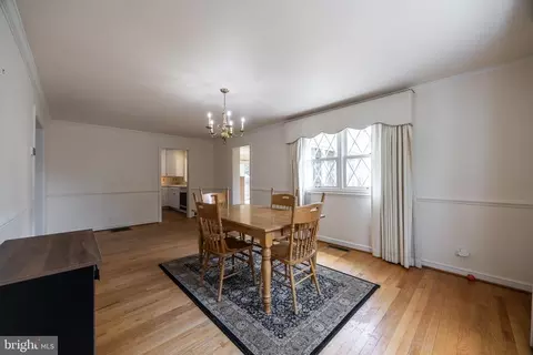 396 E Main St, Orange, VA 22960 photo 8