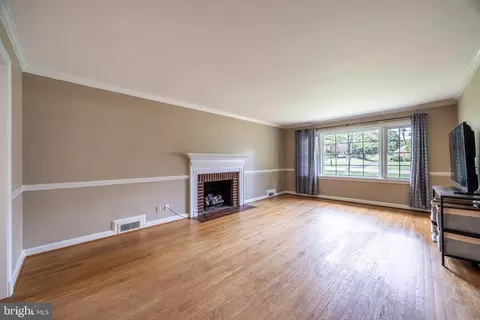 396 E Main St, Orange, VA 22960 photo 5