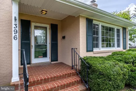 396 E Main St, Orange, VA 22960 photo 2