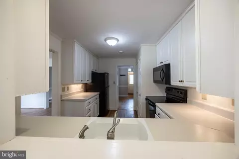396 E Main St, Orange, VA 22960 photo 12