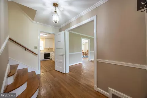 396 E Main St, Orange, VA 22960 photo 4