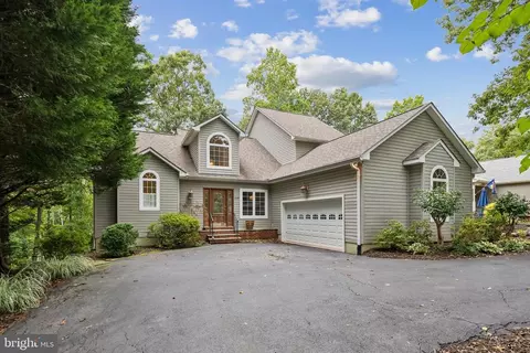 216 Birdie Rd, Locust Grove, VA 22508
