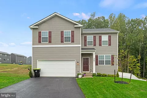 3281 White Tail Dr, Locust Grove, VA 22508