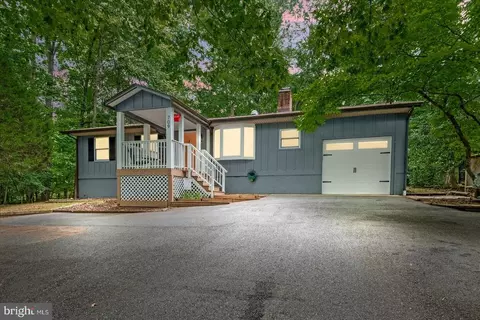 709 Eastover Pkwy, Locust Grove, VA 22508