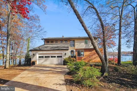 119 Castle Hill Ct, Locust Grove, VA 22508
