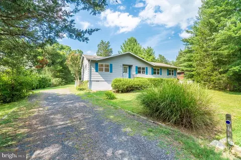 111 Harrison Cir, Locust Grove, VA 22508