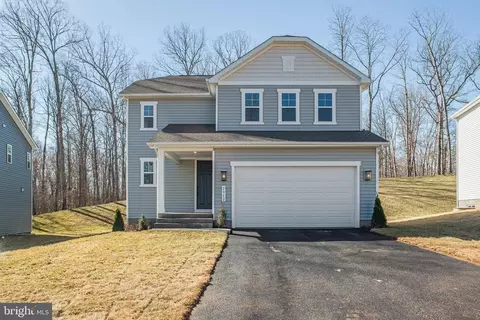 2912 White Tail Dr, Locust Grove, VA 22508