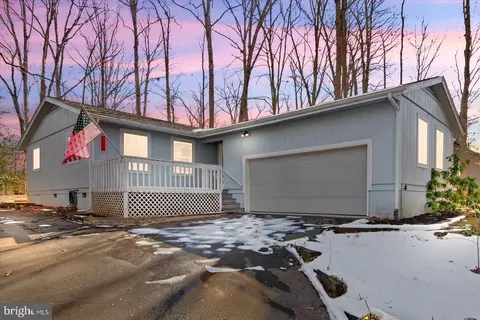 215 Confederate Cir, Locust Grove, VA 22508