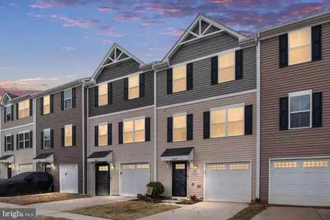 2840 Farzi Cir, Locust Grove, VA 22508