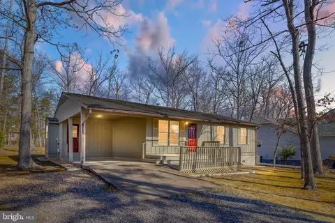 1216 Lakeview Pkwy, Locust Grove, VA 22508