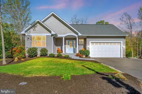 106 Wakefield Dr, Locust Grove, VA 22508