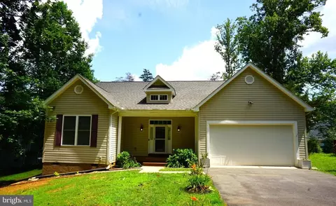 303 Stratford Cir, Locust Grove, VA 22508