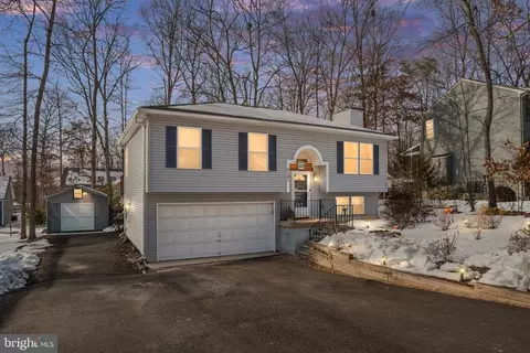 4207 Lakeview Pkwy, Locust Grove, VA 22508