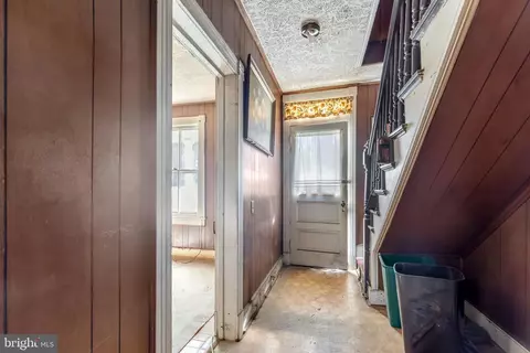 Entry Way - 169 E Main St E, Orange, VA 22960 photo 2 of 7