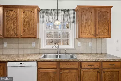 25281 Boling Ln, Rhoadesville, VA 22542 photo 8