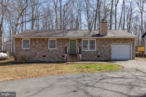 1105 Lakeview Pkwy, Locust Grove, VA 22508