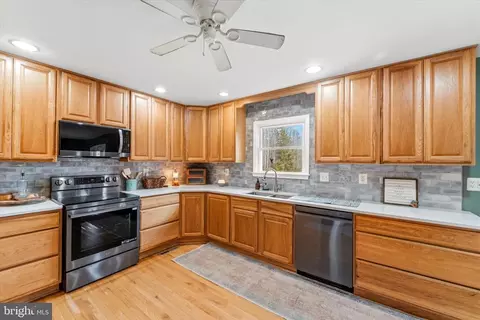 9107 Grasty Gold Mine Rd, Rhoadesville, VA 22542 photo 11