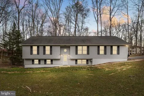 200 Wilderness Ln, Locust Grove, VA 22508