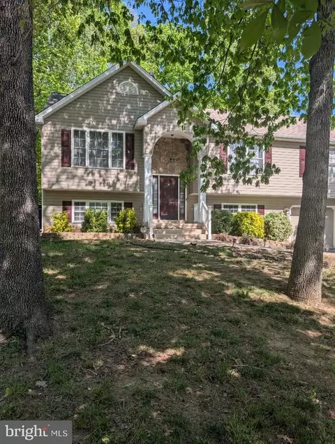 305 Birdie Rd, Locust Grove, VA 22508