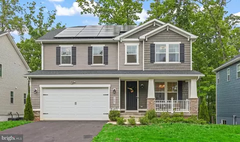 2865 White Tail Dr, Locust Grove, VA 22508