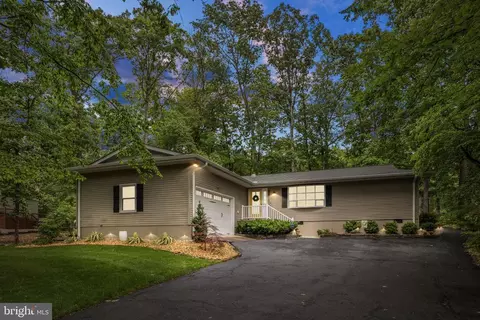 208 Sand Trap Ln, Locust Grove, VA 22508
