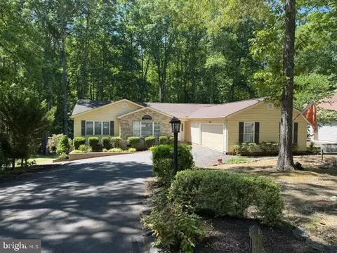 1011 Eastover Pkwy, Locust Grove, VA 22508