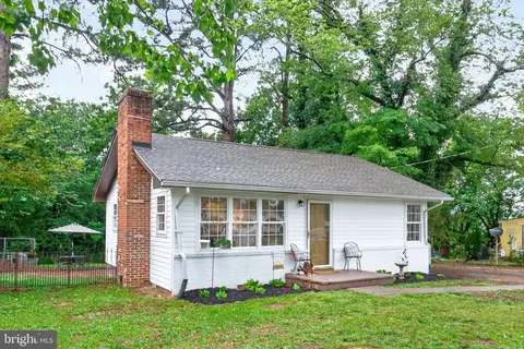 415 S Main St S, Gordonsville, VA 22942