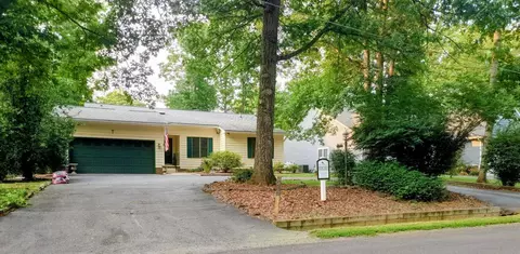 102 Fairway Dr, Locust Grove, VA 22508