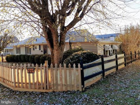 101 Willow St, Luray, VA 22835 photo 2