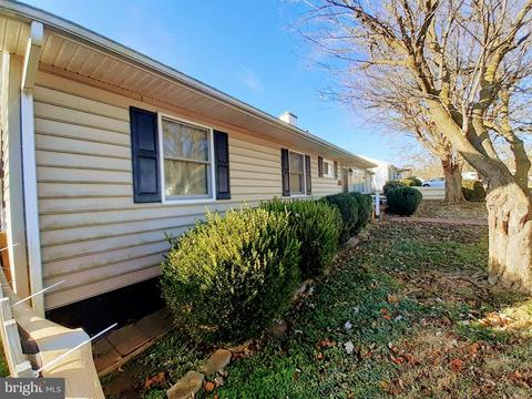 101 Willow St, Luray, VA 22835 photo 8