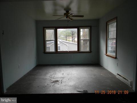 944 E Main St, Stanley, VA 22851 photo 6