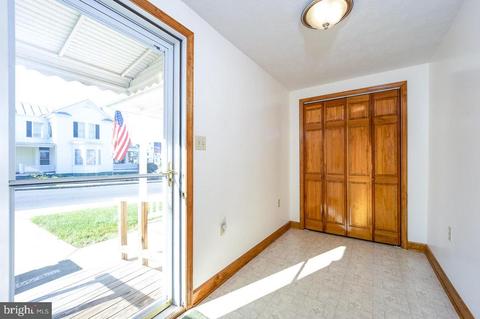 300 E Main St, Luray, VA 22835 photo 17