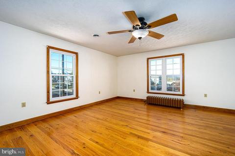 300 E Main St, Luray, VA 22835 photo 12