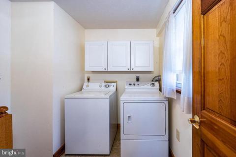 300 E Main St, Luray, VA 22835 photo 21