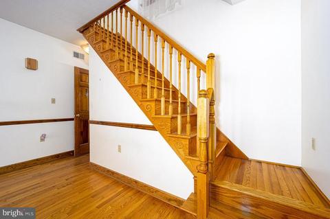 300 E Main St, Luray, VA 22835 photo 9
