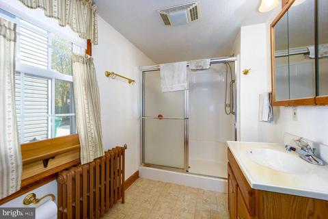 300 E Main St, Luray, VA 22835 photo 18