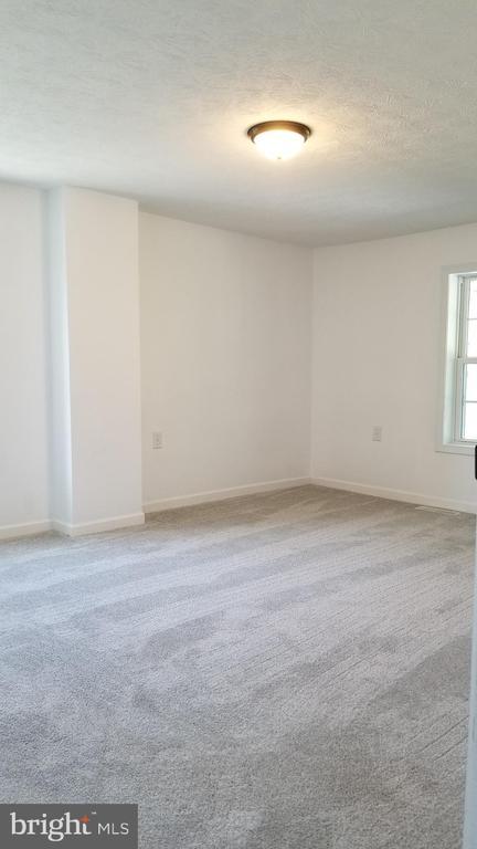 314 Pond Ave, Stanley, VA 22851 photo 2