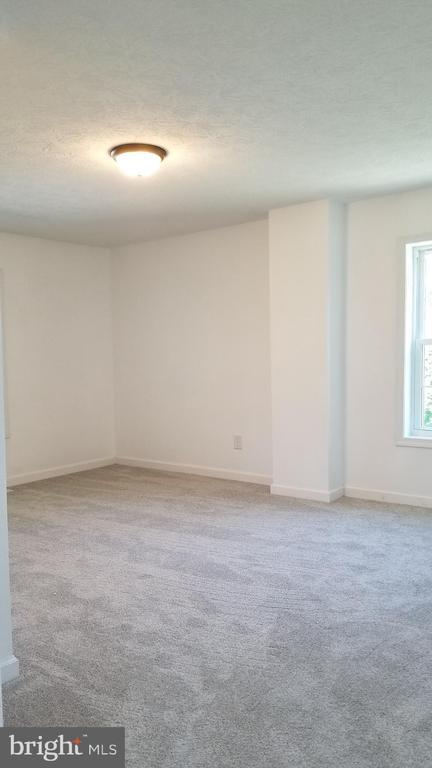 314 Pond Ave, Stanley, VA 22851 photo 3