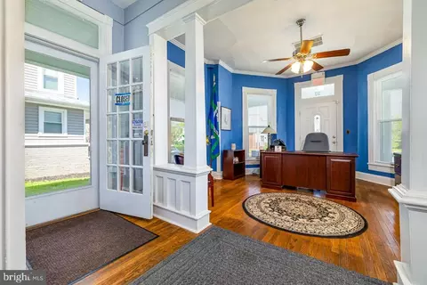 312 E Main St E, Luray, VA 22835 photo 4
