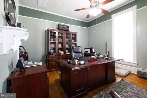 312 E Main St E, Luray, VA 22835 photo 9