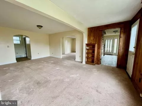 321 3rd St, Shenandoah, VA 22849 photo 2